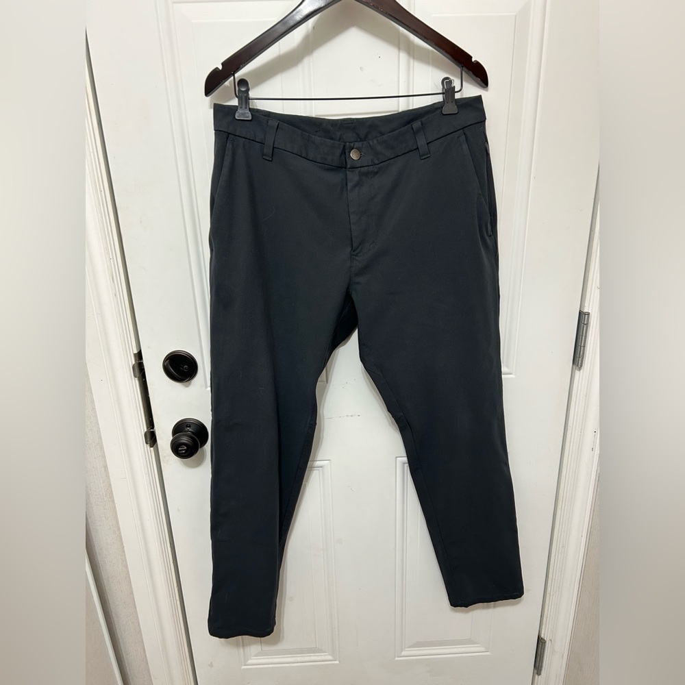 lululemon athletica Men's True Navy Chinos
Size 33
